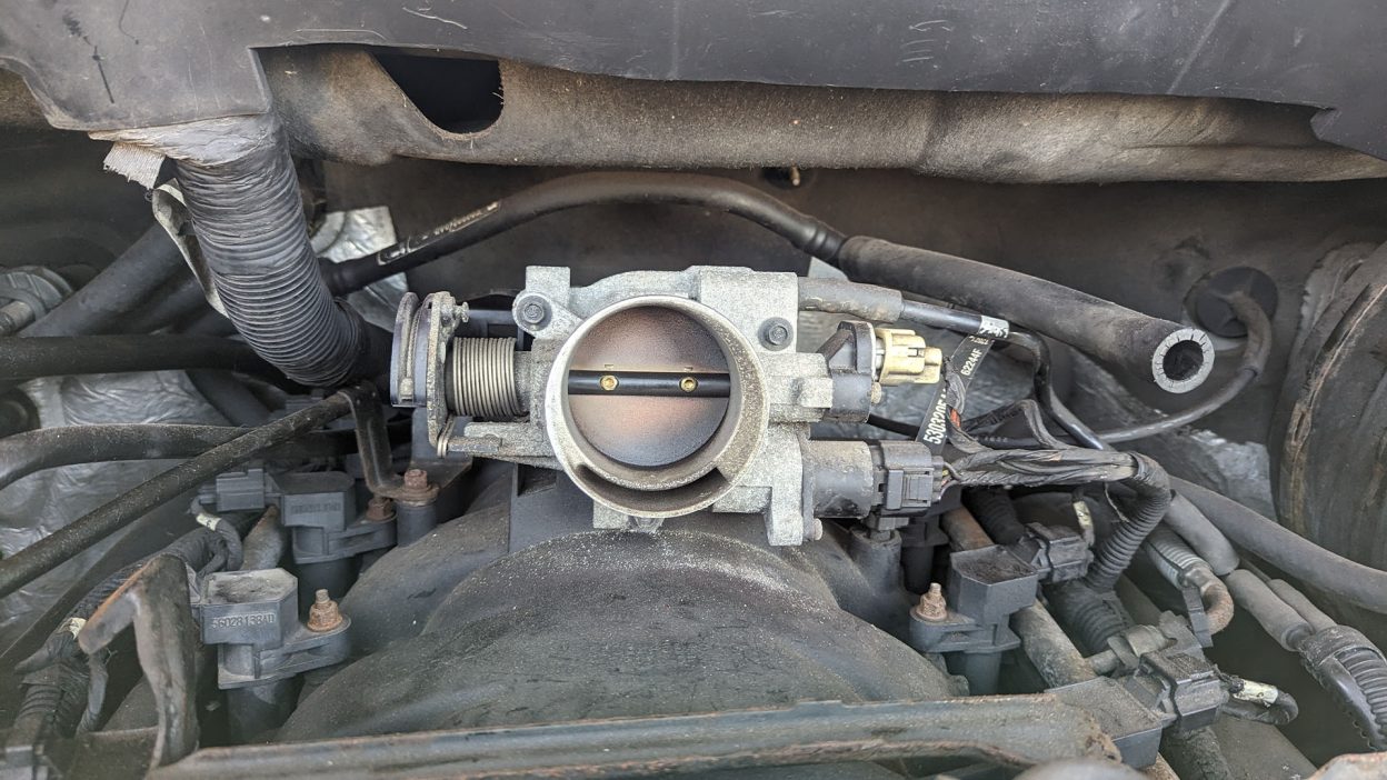 How to Clean a Throttle Body Hero